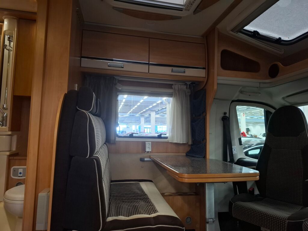 Dethleffs Advantage T 6051 2012 Punainen