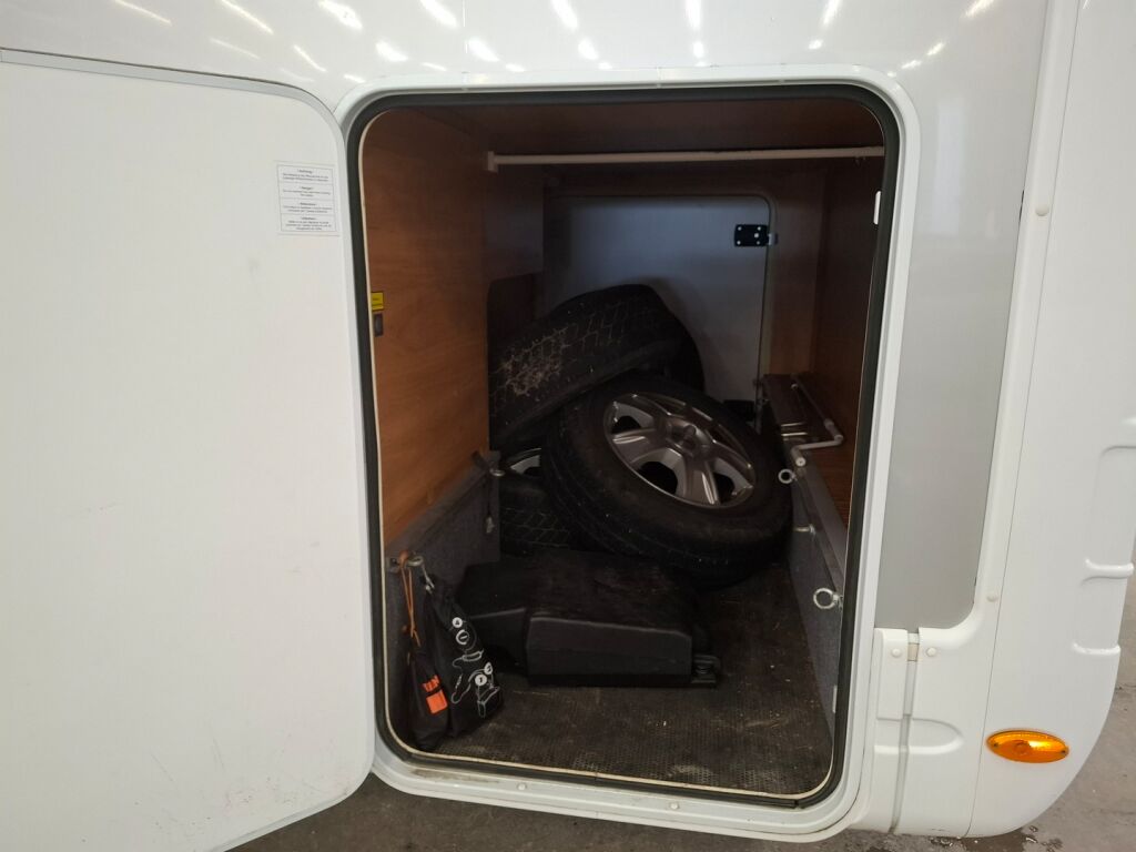 Dethleffs Advantage T 6051 2012 Punainen