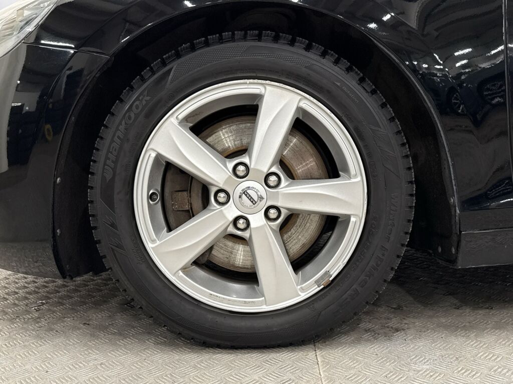Volvo V40 2017 Musta