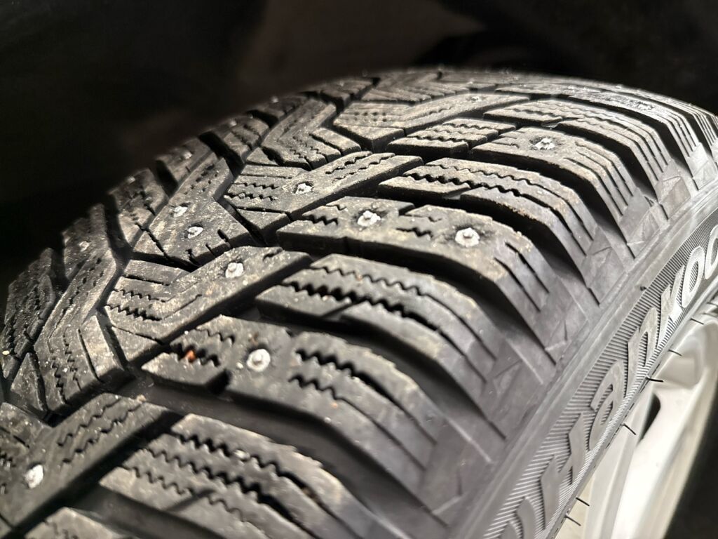 Volvo V40 2017 Musta