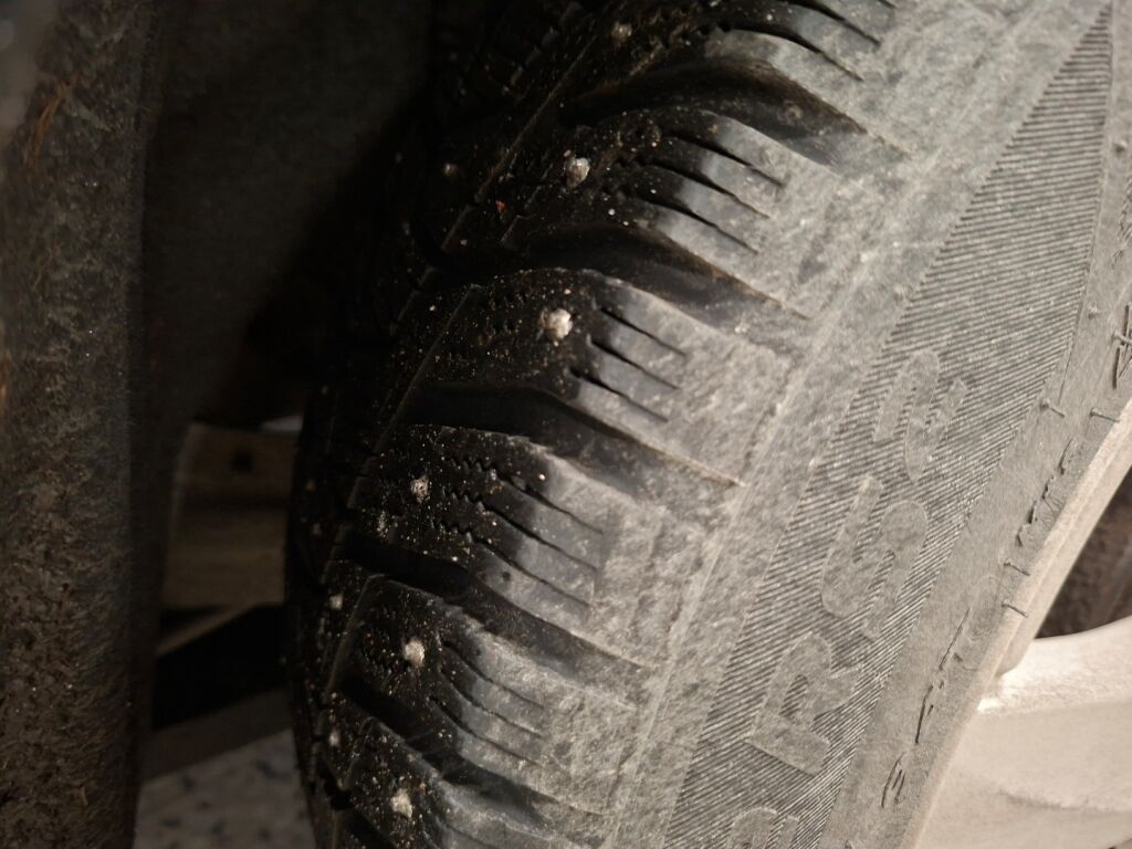 Volvo V40 2017 Musta