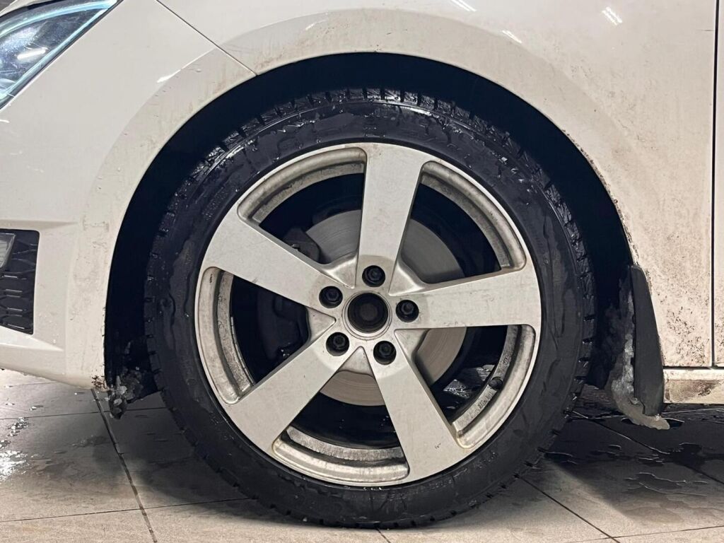 Seat Leon ST 2016 Valkoinen