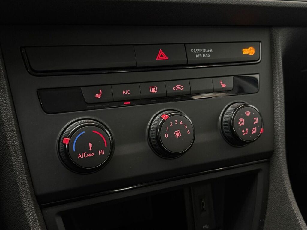 Seat Leon 2016 Sininen