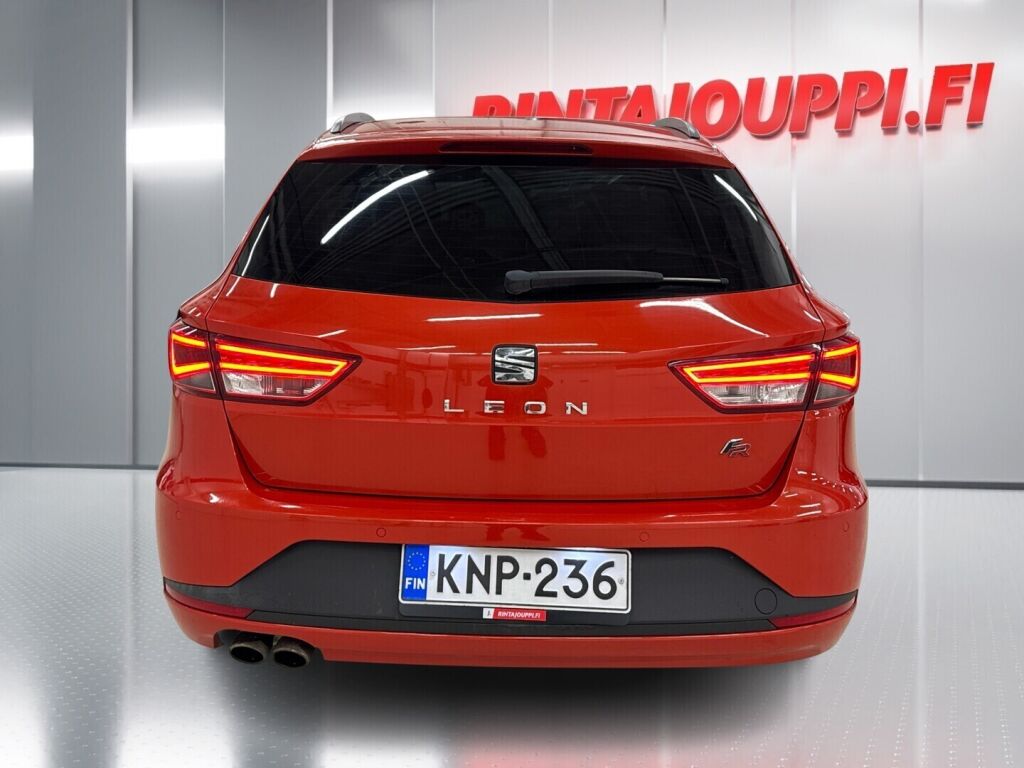 Seat Leon ST 2016 Punainen
