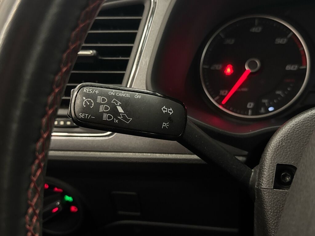 Seat Leon ST 2016 Punainen