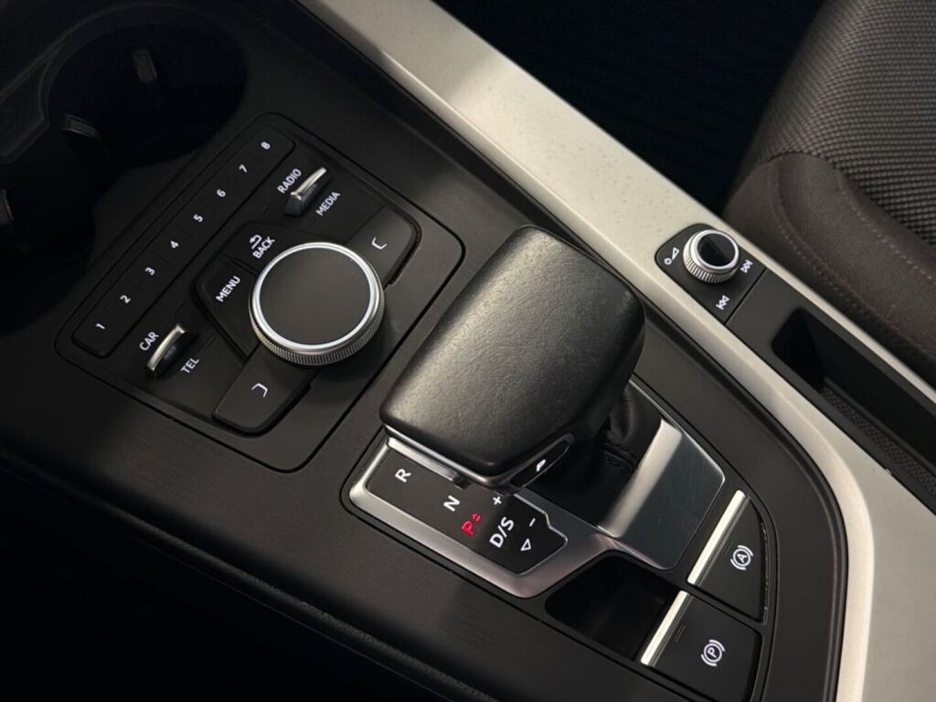 Audi A4 2016 Harmaa