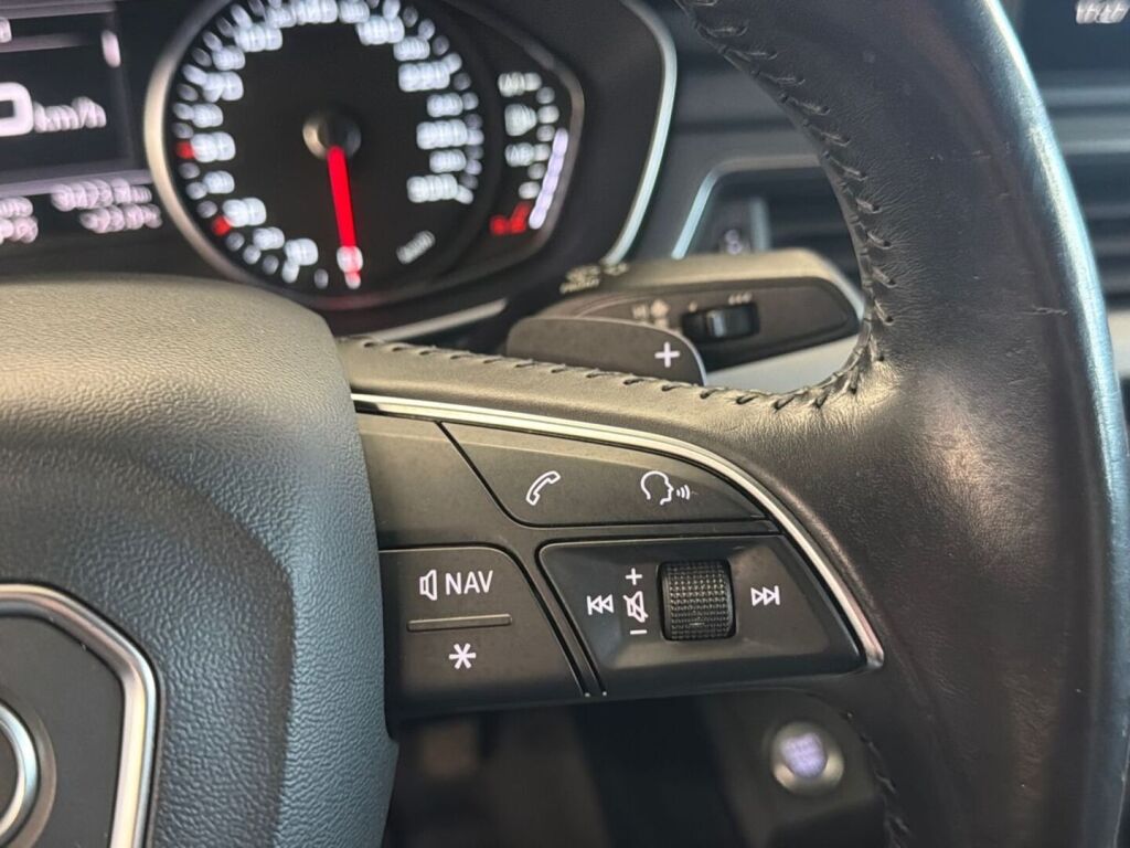 Audi A4 2016 Harmaa