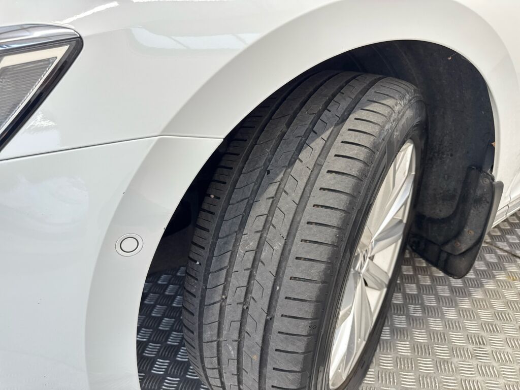 Volkswagen Passat 2016 Valkoinen