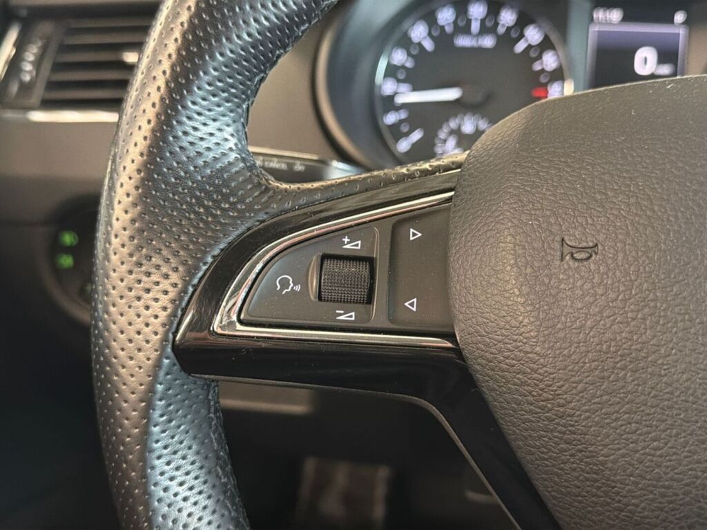 Skoda Octavia 2016 Musta