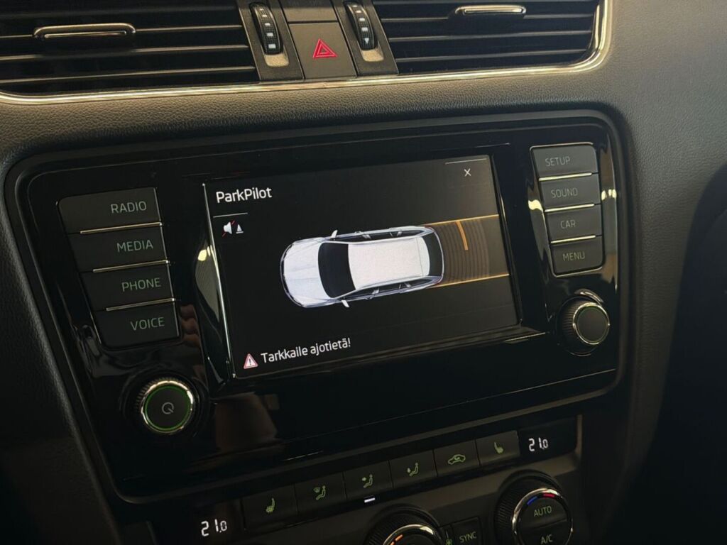 Skoda Octavia 2016 Musta