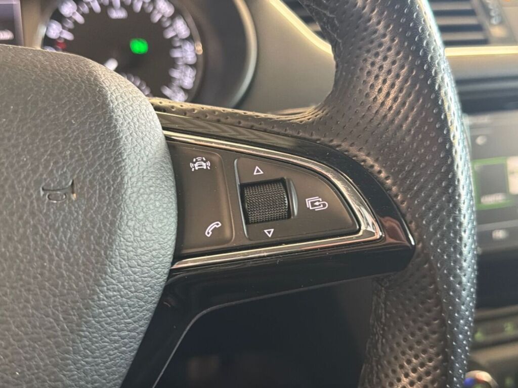 Skoda Octavia 2016 Musta