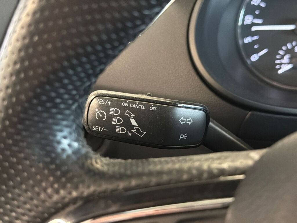 Skoda Octavia 2016 Musta