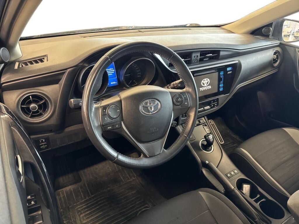 Toyota Auris 2016 Sininen