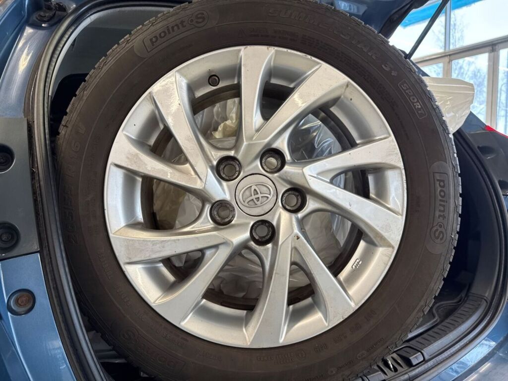 Toyota Auris 2016 Sininen