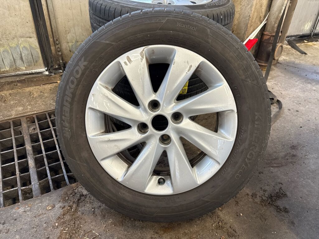 Opel Corsa 2016 Punainen