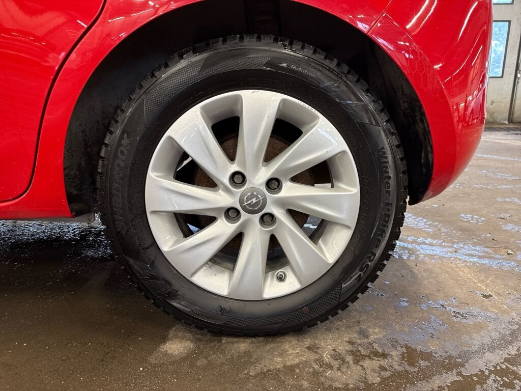 Opel Corsa 2016 Punainen