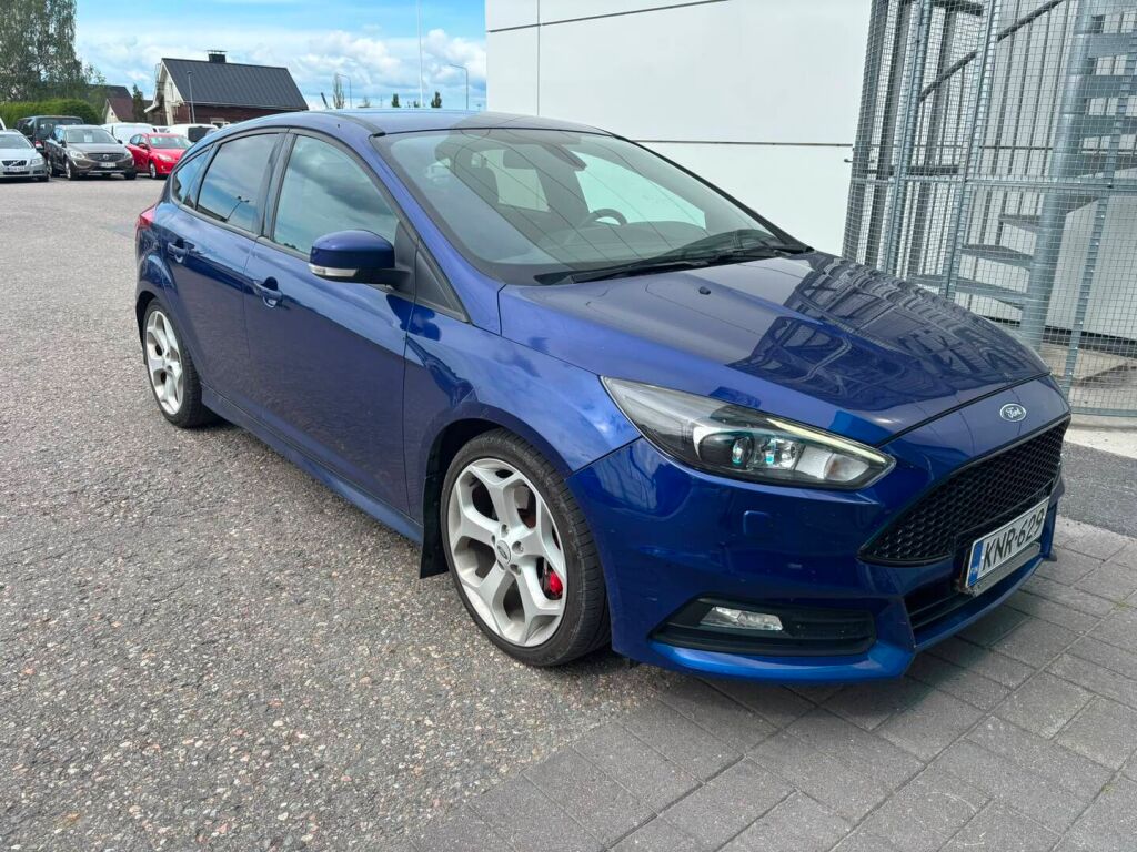 Ford Focus 2016 Sininen
