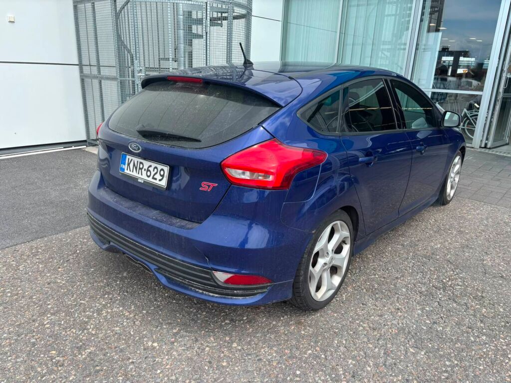 Ford Focus 2016 Sininen