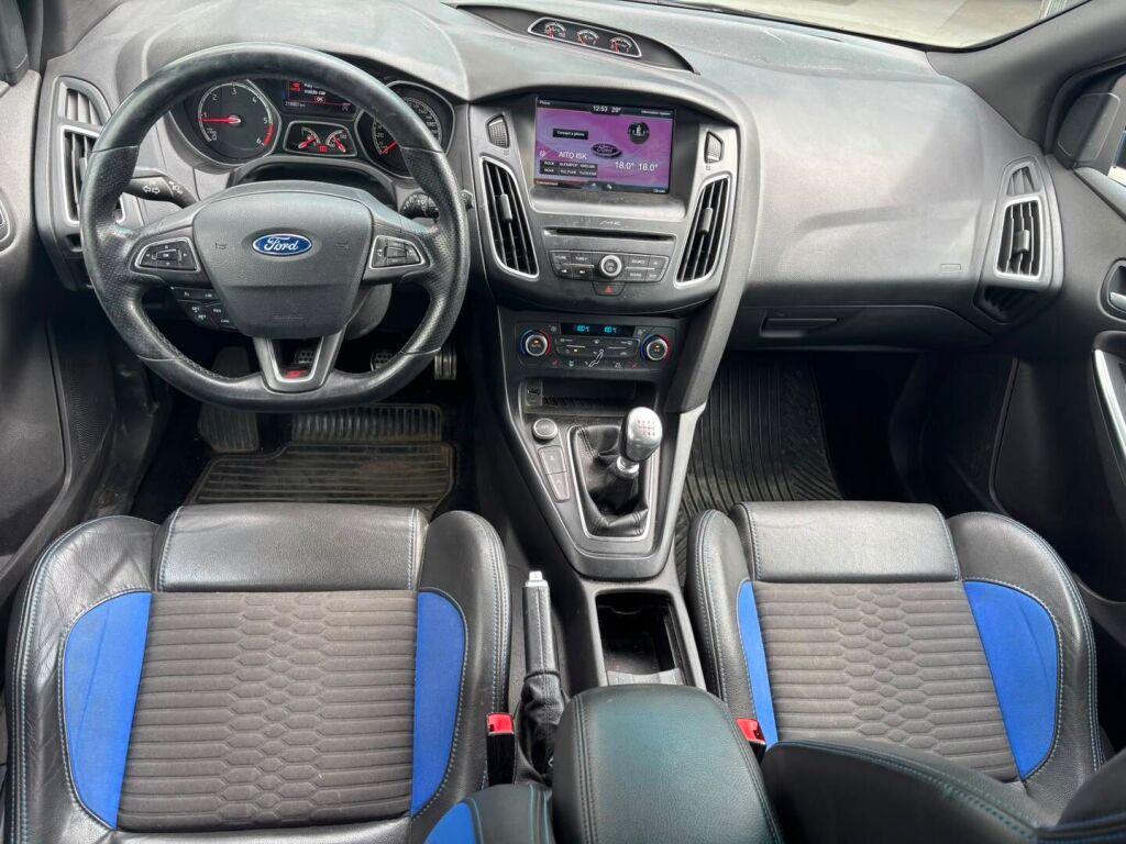 Ford Focus 2016 Sininen