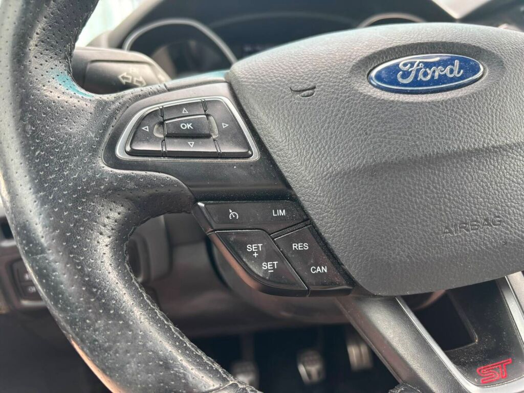 Ford Focus 2016 Sininen