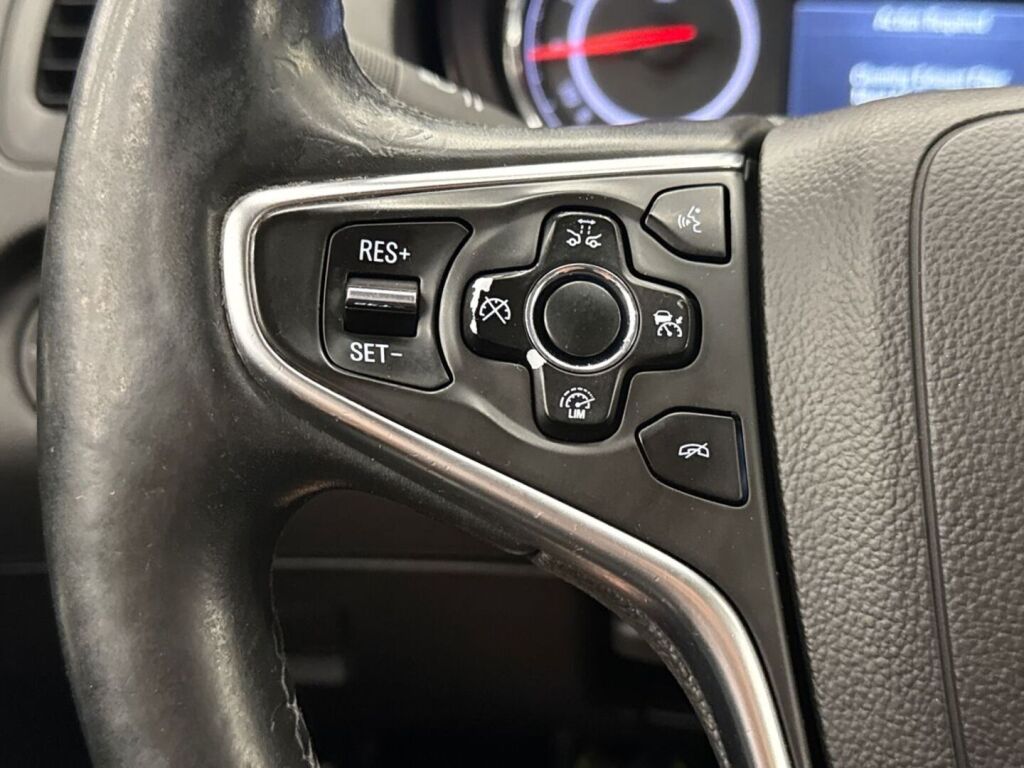 Opel Insignia 2016 Musta
