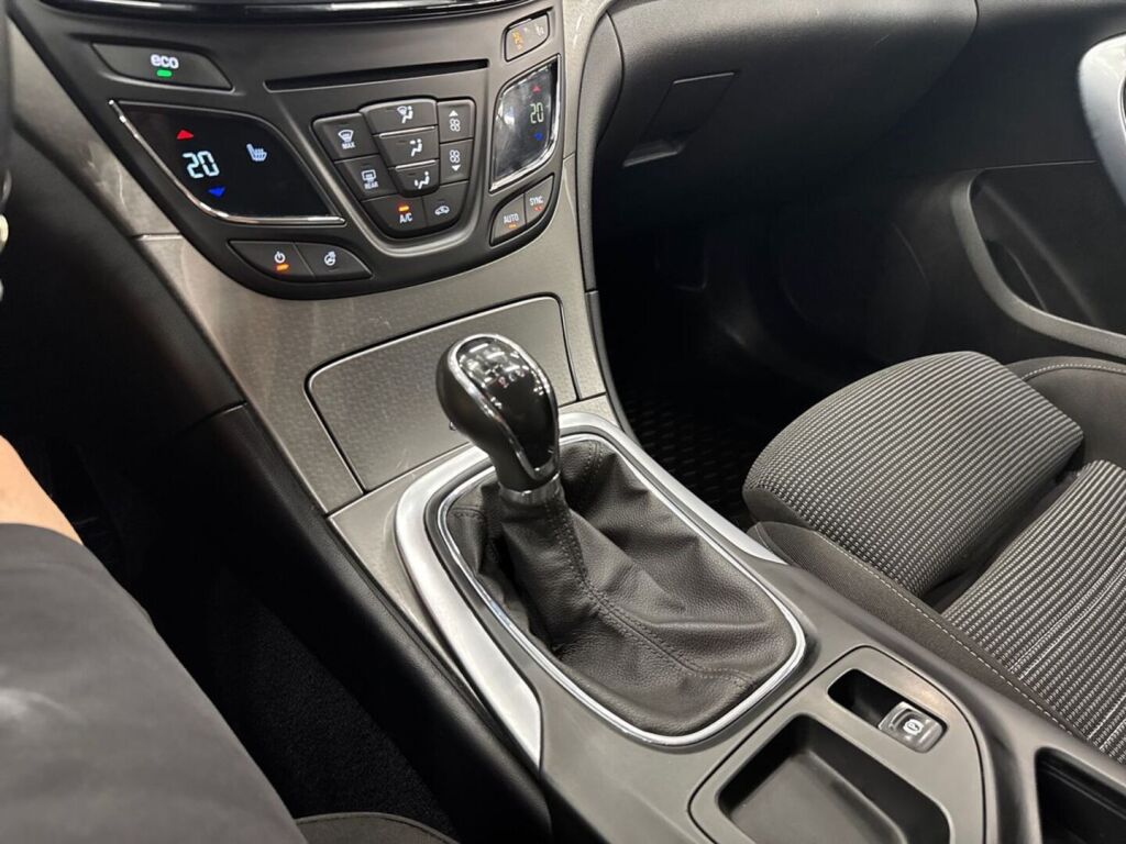 Opel Insignia 2016 Musta