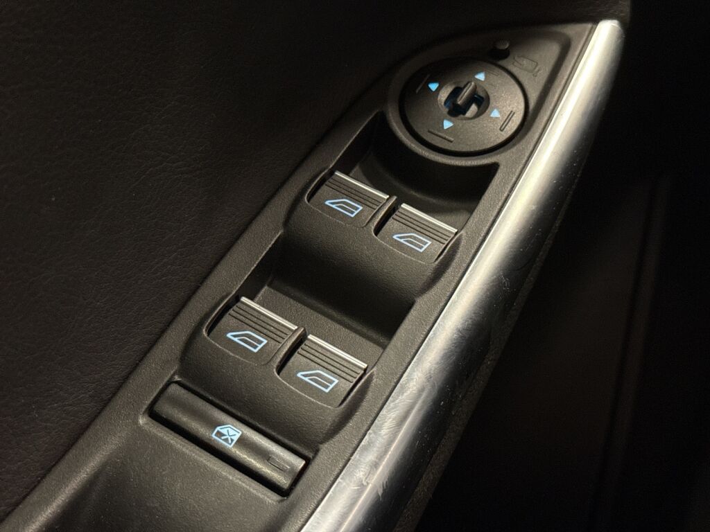 Ford Focus 2016 Musta