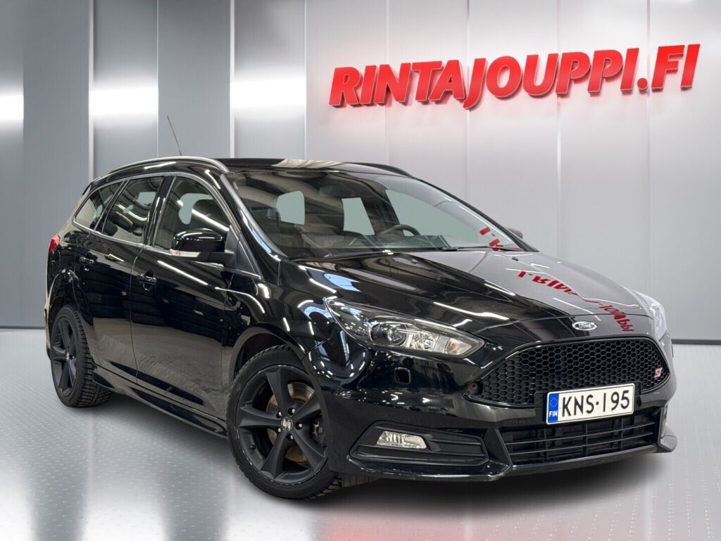 Ford Focus 2016 Musta