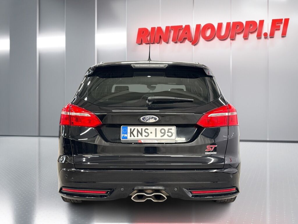 Ford Focus 2016 Musta