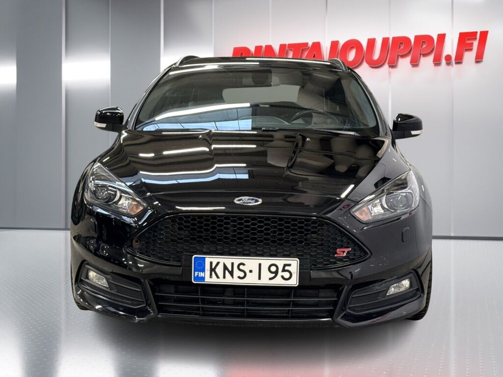 Ford Focus 2016 Musta