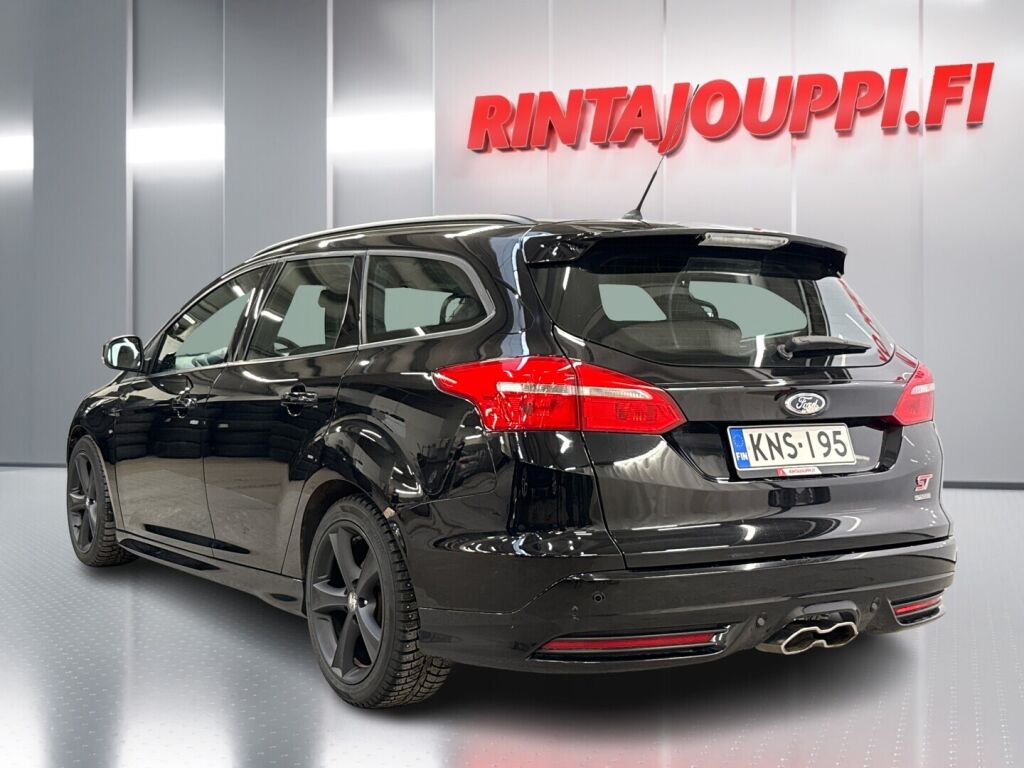 Ford Focus 2016 Musta