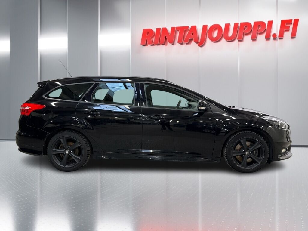 Ford Focus 2016 Musta