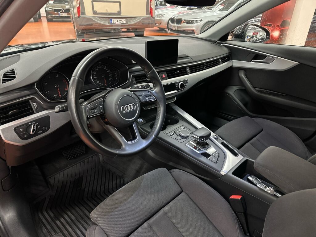 Audi A4 2016 Musta