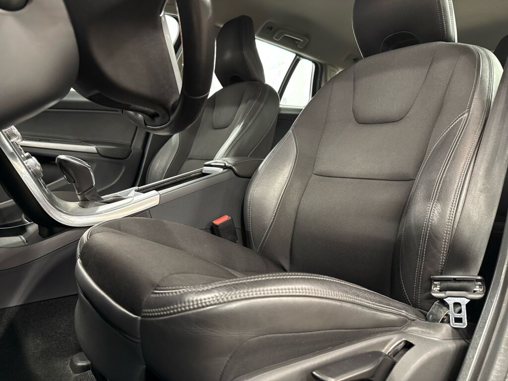 Volvo V60 Cross Country 2016 Harmaa