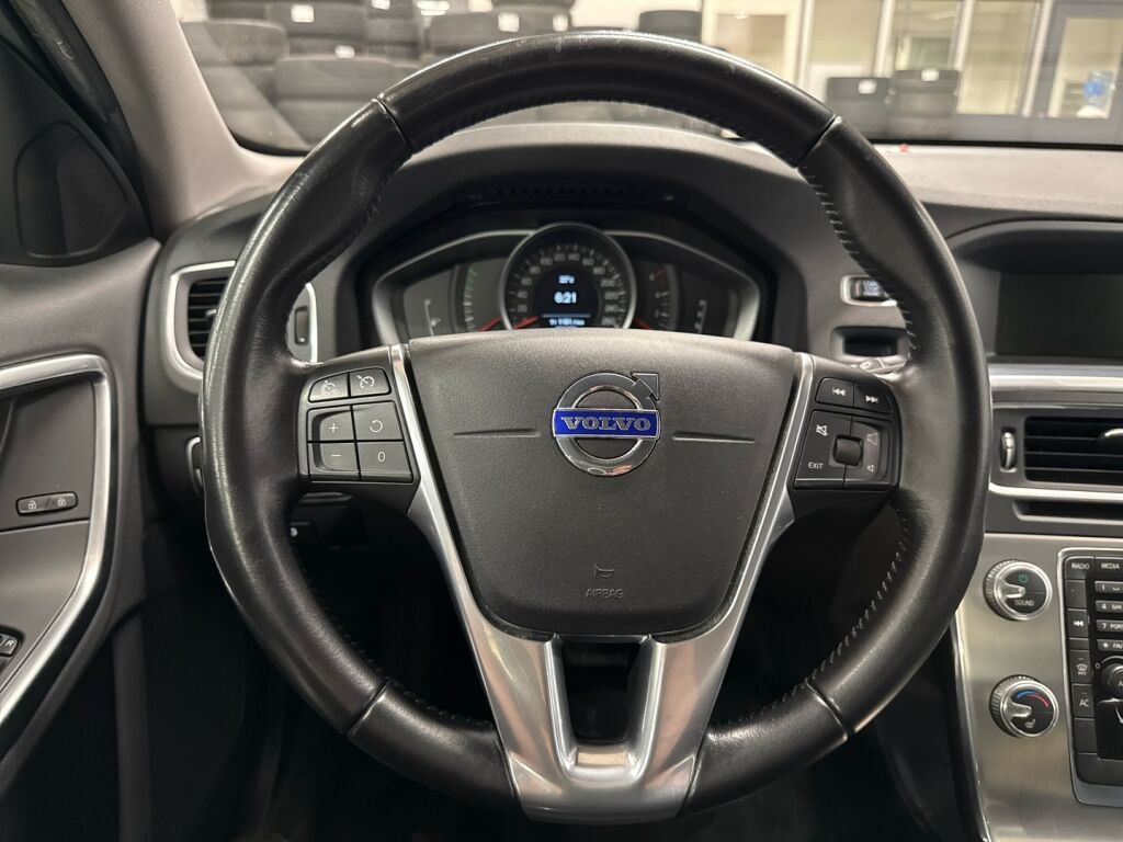 Volvo V60 Cross Country 2016 Harmaa