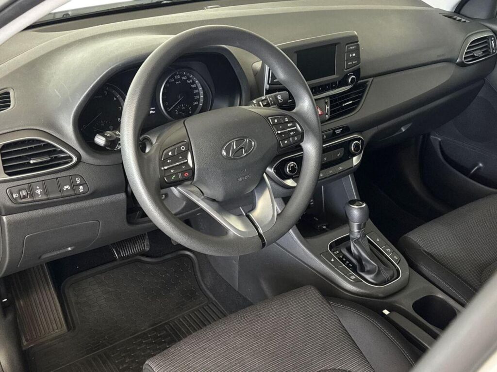 Hyundai i30 Wagon 2019 Valkoinen