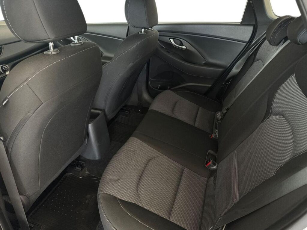 Hyundai i30 Wagon 2019 Valkoinen