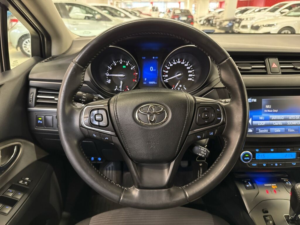 Toyota Avensis 2016 Sininen