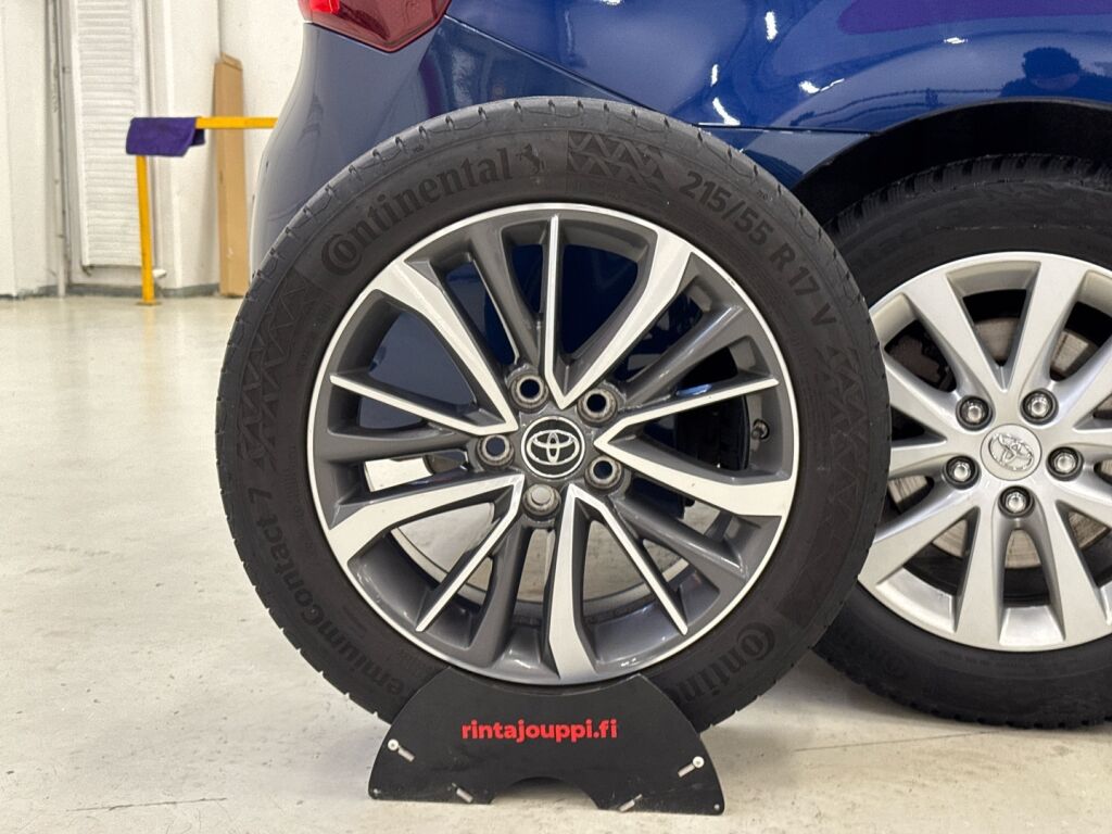 Toyota Avensis 2016 Sininen