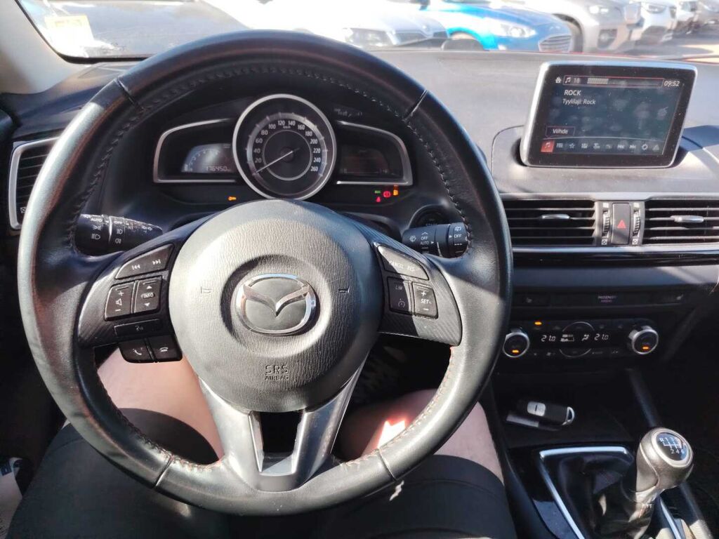 Mazda Mazda3 2016 Punainen