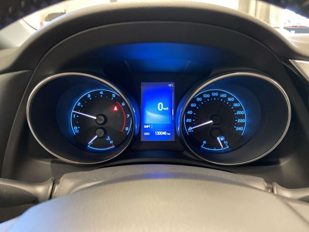 Toyota Auris 2016 Ruskea (beige)