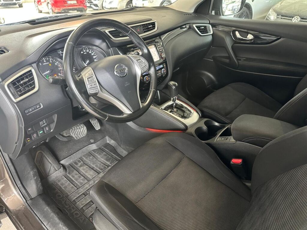 Nissan Qashqai 2016 Ruskea (beige)