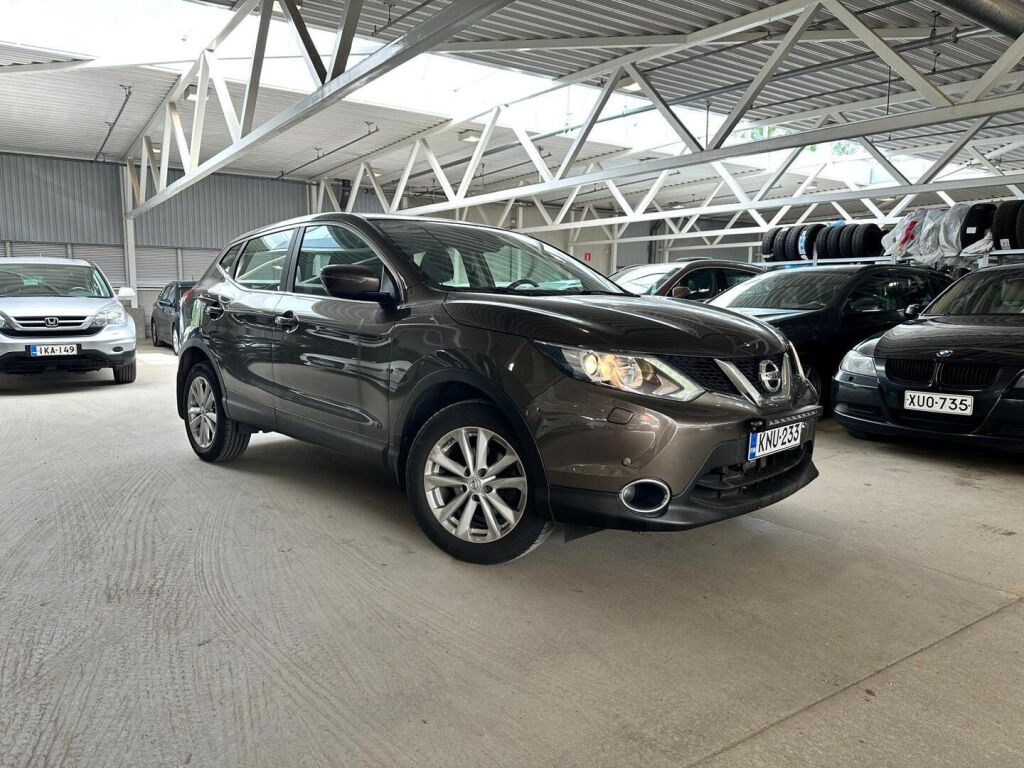 Nissan Qashqai 2016 Ruskea (beige)