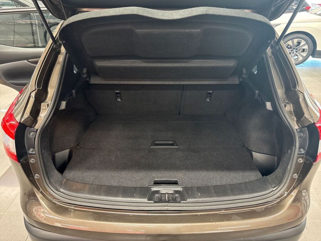 Nissan Qashqai 2016 Ruskea (beige)