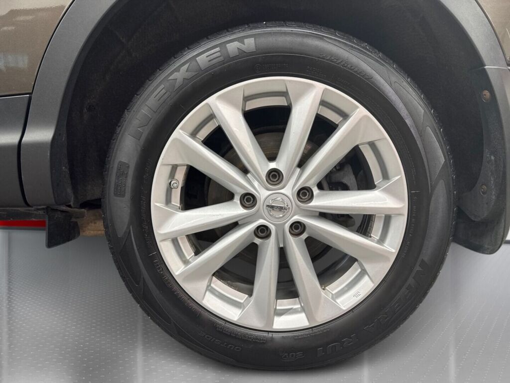 Nissan Qashqai 2016 Ruskea (beige)