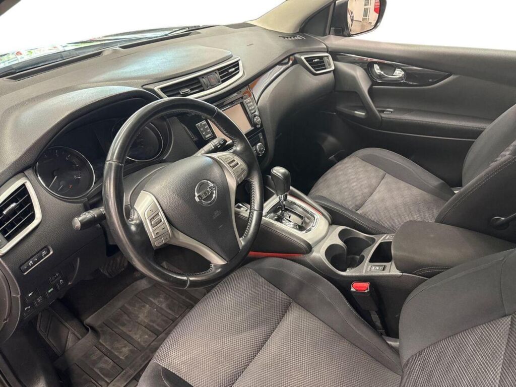 Nissan Qashqai 2016 Ruskea (beige)