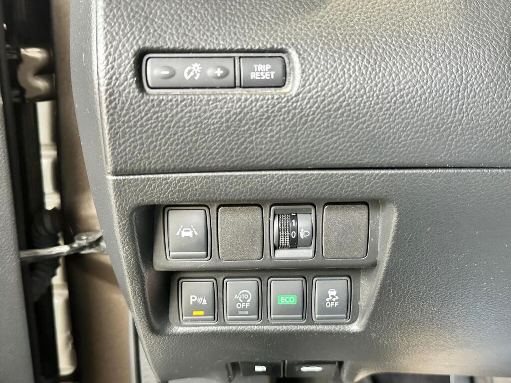 Nissan Qashqai 2016 Ruskea (beige)