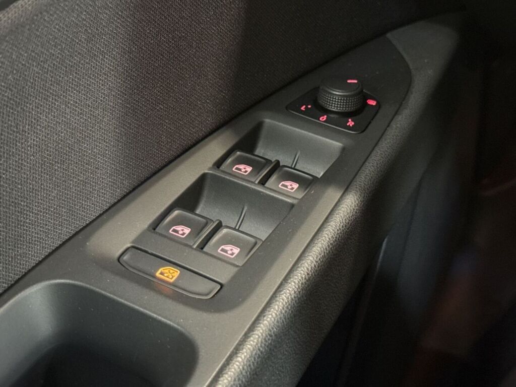 Seat Leon 2016 Valkoinen