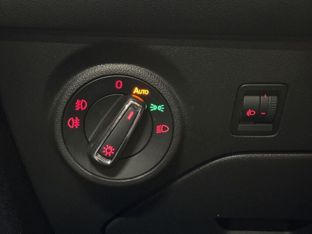 Seat Leon 2016 Valkoinen