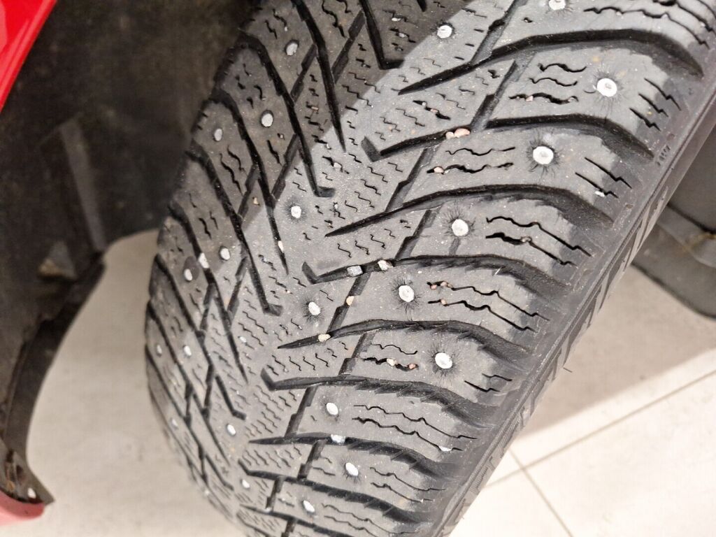 Skoda Rapid 2016 Punainen